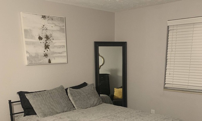 Kettering Apartment | Weekend Eclipse Special!! This Weekend Only Great View !! Great View!!