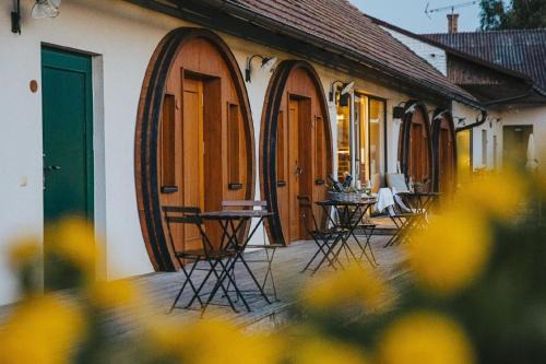 Grub an der March Apartment | Weinfass-Suite für 2 Personen in Grub an der March