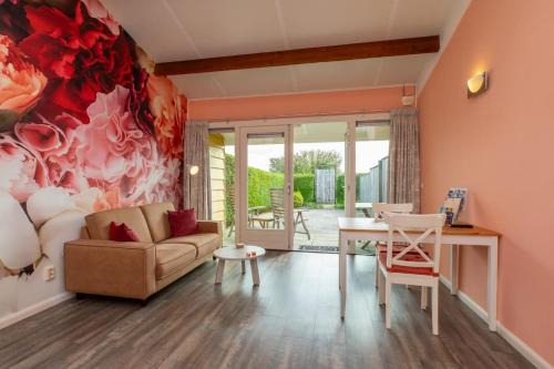 Koudekerke Apartment | Welcome in - Sint-Anthonijshoek, studio's met eigen tuin, theeschenkerij en pluktuin