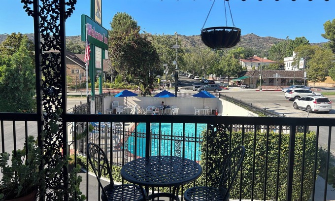 Eagle Rock Hotel | Welcome Inn on Colorado Blvd
