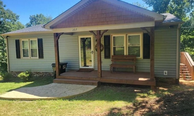 Monroe House | Welcome to Bear Mountain Farm