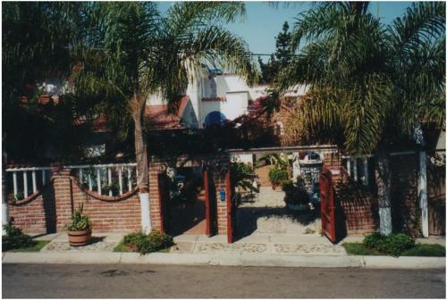 Playas Coronado House | Welcome To Casa OLE Playas de Tijuana 5-Rooms 14-Guests close to Shoping Center & Beach