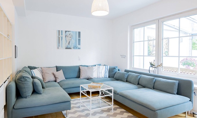 Oeverdiek Apartment | Welcome to the "Fröhlichkeit!"