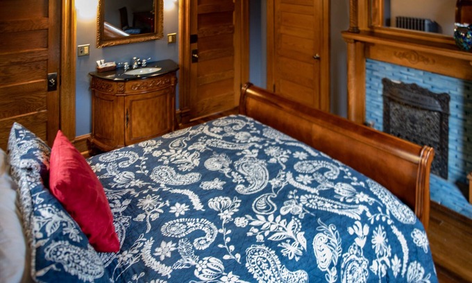 Sutton Bed & Breakfast | Welcome to the historic Elk River Hotel & Cafe! Located riverfront on the beautiful Elk River, and just 2 miles from I-79, you are moments away from all that the Sutton area has to offer. Guest in town to enjoy the gorgeous outdoor scenery and recrea