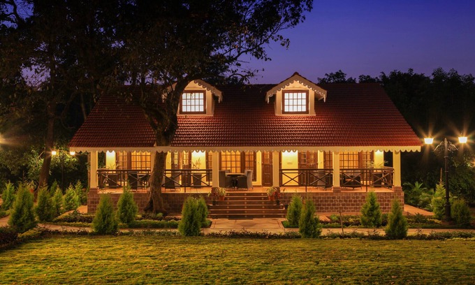 Pachmarhi Hotel | WelcomHeritage Golf View