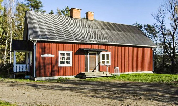 Dala-Husby House | Welcoming accommodation in a rural, spacious area.