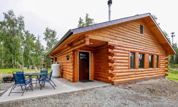 Meadow Lakes House | Welcoming Wasilla Cabin with Patio!