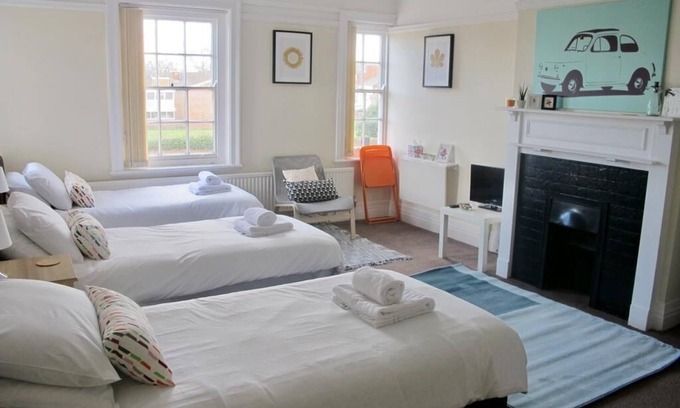 Bootle House | Well equipped large triple/family room 6@The Jolly