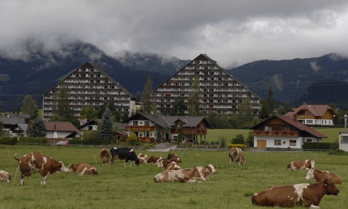 Bad Mitterndorf Apartment | Well-kept 60sqm vacation apartment for 4 people with balcony and wonderful view