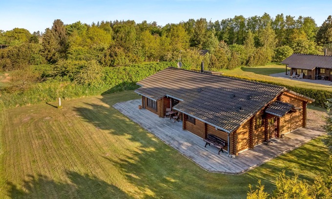 Fjerritslev House | Well-maintained log house with hot tub, sauna and covered terrace in Thy.