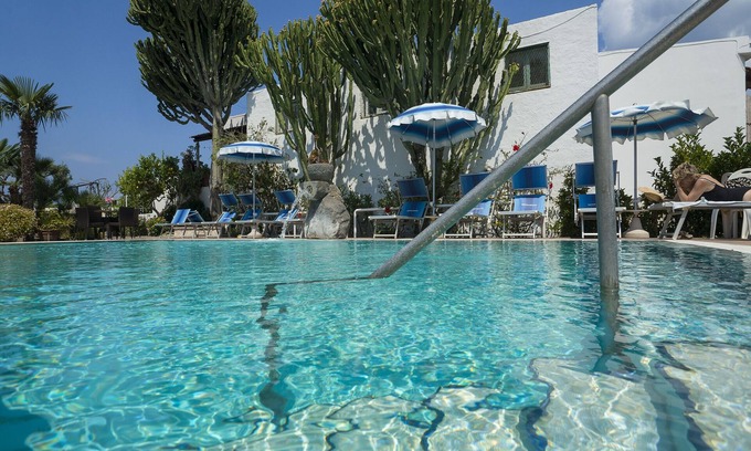 Forio Bed & Breakfast | Wellness and Relaxing Time in Ischia per 16 People