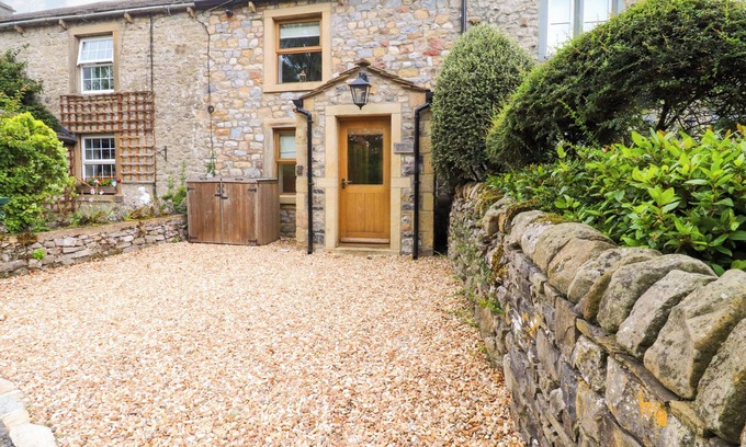 Airton Cottage | WELLY BOB COTTAGE, pet friendly, luxury holiday cottage in Airton