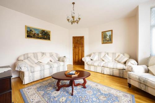 Wembley Park Apartment | Wembley Arch View, 4-Bed House, Drive for 2 cars