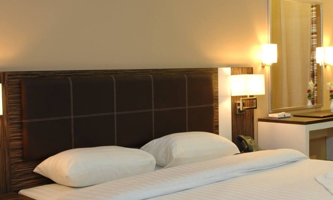 Faisalabad Hotel | West Inn