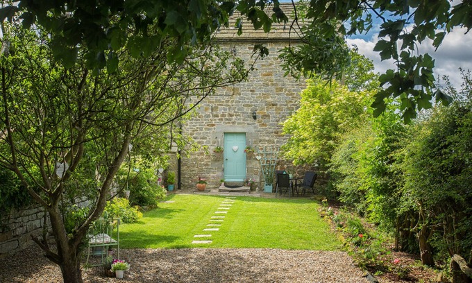 Anick Cottage | WEST WING COTTAGE, pet friendly, character holiday cottage in Hexham