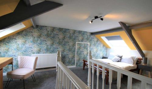 Gateshead Apartment | Westbourne - Spacious 4 bed flat with free parking