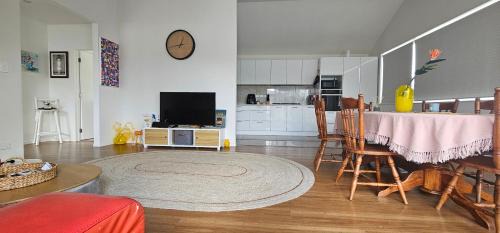 Massey House | Westgate Three and one small room bedrooms house
