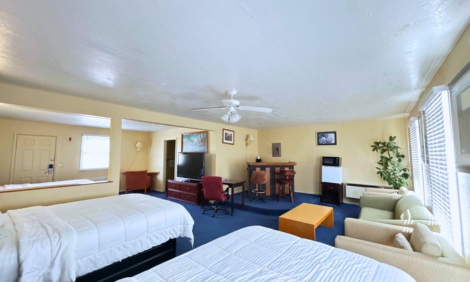 Fulton Hotel | Westwoods Motel