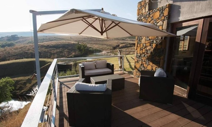 Pixley Ka Seme Cabin | Wetlands Game Lodge