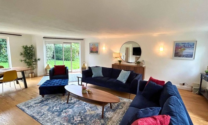 Weybridge House | Weybridge Stunning Five Bedroom Family Home