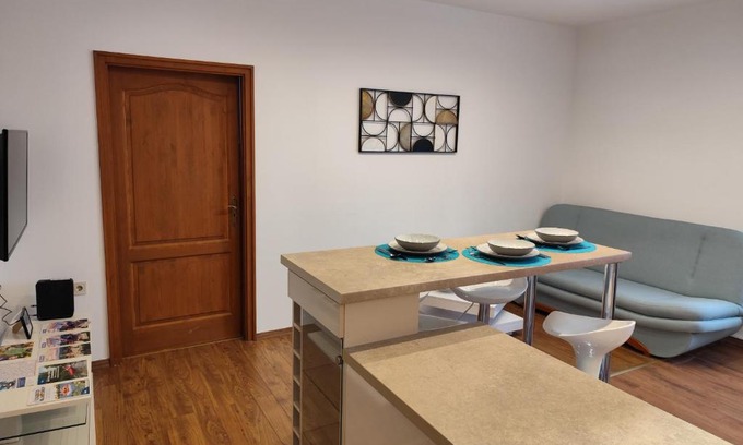 Gyor Apartment | WHA White's House Apartman