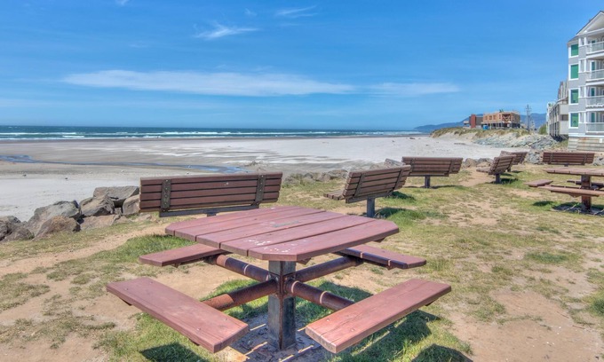 Rockaway Beach Condo | Whale Watcher Condo #1