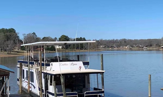 Talladega Boat Rental | “Whatever Floats Your “House” Boat” AC,Heat WiFi