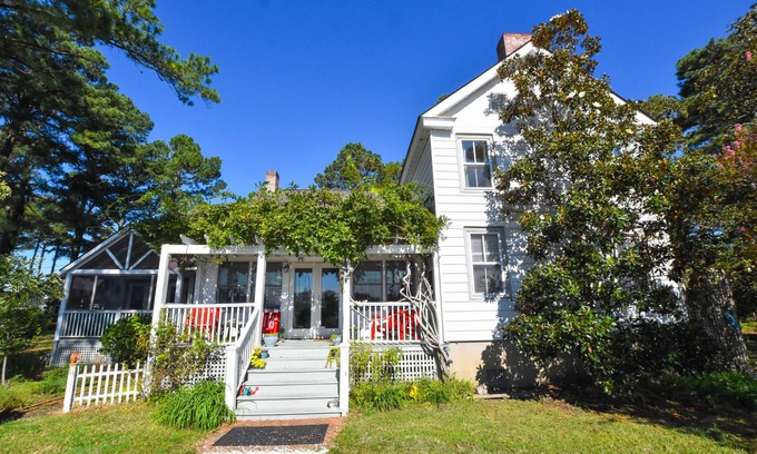 Onancock House | Whimsical Cottage with Gorgeous Views of the Bay, overlooking Russell Marina.