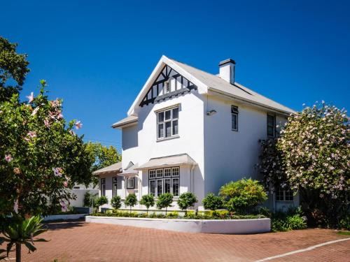 George House | Whispering Oaks Guest House