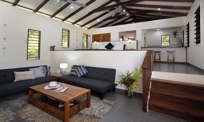 Siviri Villa | Whispering Palms Deluxe Villa - Absolute Beachfront