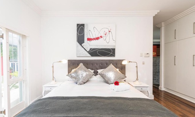 Humewood House | Whispering Palms