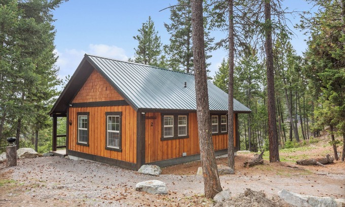 Lakeside Cabin | Whispering Pines cabin rentals
