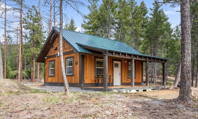 Lakeside Cabin | Whispering Pines, Flathead Lake Rental Cabins
