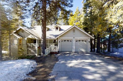 Shaver Lake House | Whispering Pines