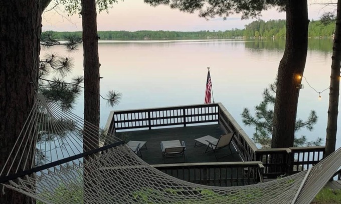 Sturgeon Lake Cabin | Whispering Pines-HOT TUB-SAUNA-GOLF-FISH-SWIM