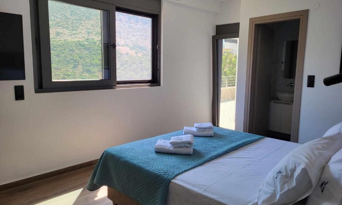 Sisai Apartment | White Boutique Homes - Euphoria