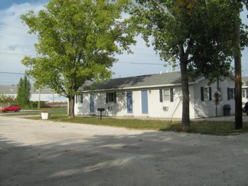 Port Clinton Hotel | White Caps Motel and RV Park