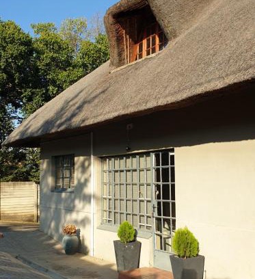 Okhahlamba Apartment | White Feathers