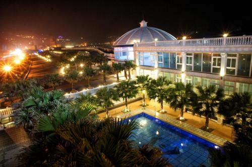 Wanli Resort | White House Hot Spring Beach Resort