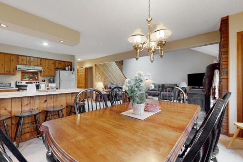 North Conway Apartment | White Mountain Hideaway