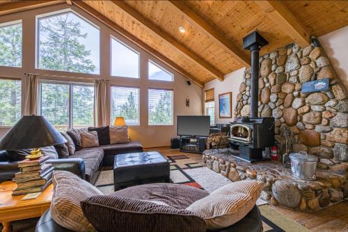 Mammoth Lakes House | White Pines Mountain Lodge #7