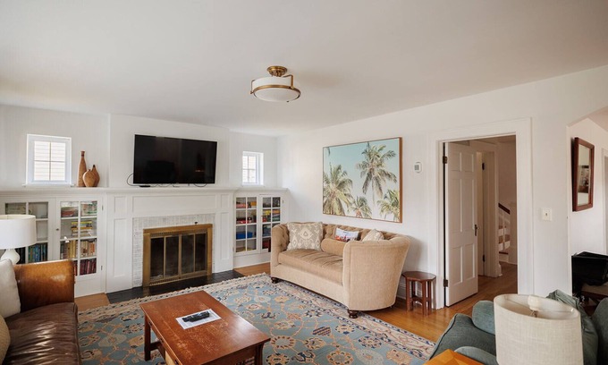 White Sulphur Springs House | White Sulphur Springs Downtown Home