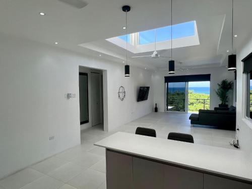 Whitehouse Apartment | Whitehouse 2-Bed Apartment Sea View Balcony