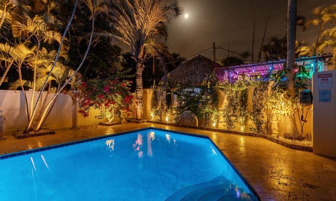 Boynton Beach House | Whole Luxury Pool & Spa with Amazing Features & Stunning Backyard