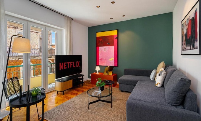 Sao Bento Apartment | WHome Prime Location w AC 3-Bed Duplex Perfect for Families ONLY