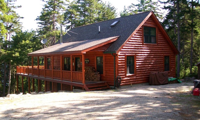Sullivan Cabin | 'Wickyup' - Log Cabin onTunk Lake in DownEast Maine