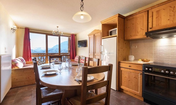 Les Eucherts Apartment | Wifi, 150m from shops, swimming pool, sauna, hammam, balcony, tv, ski locker, 68m², La Rosière