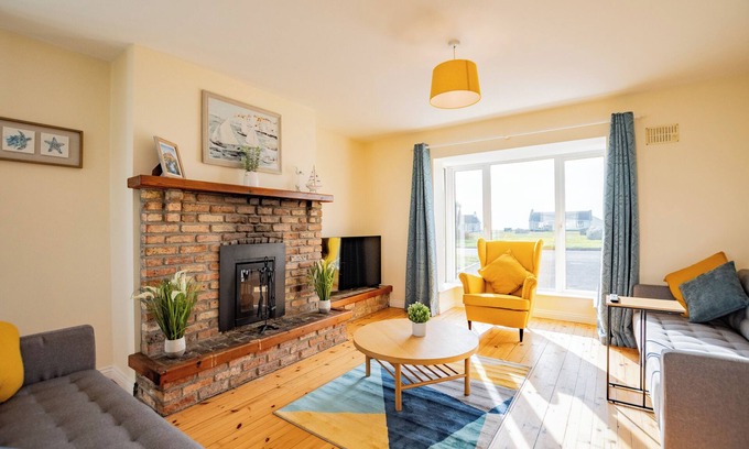 Roscoe House | Wild Atlantic Way Retreat by Shortstays