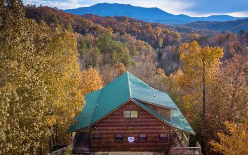 Gatlinburg - Pigeon Forge Villa | Wild Turkey Lodge