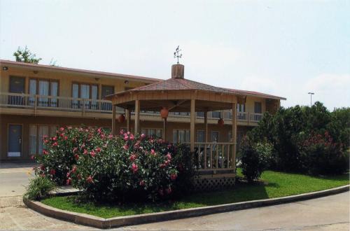 Claremore Hotel | Will Rogers Inn